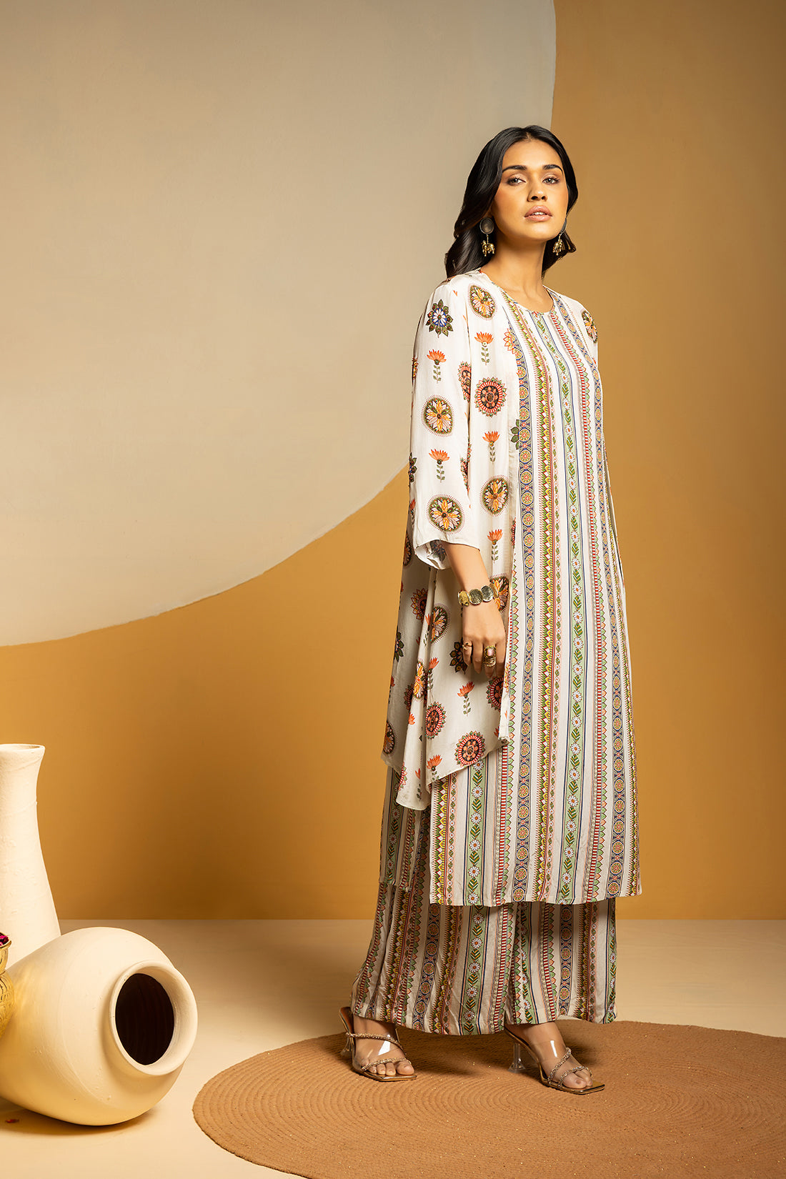TAARANI PRINTED KURTA SET WITH JACKET
