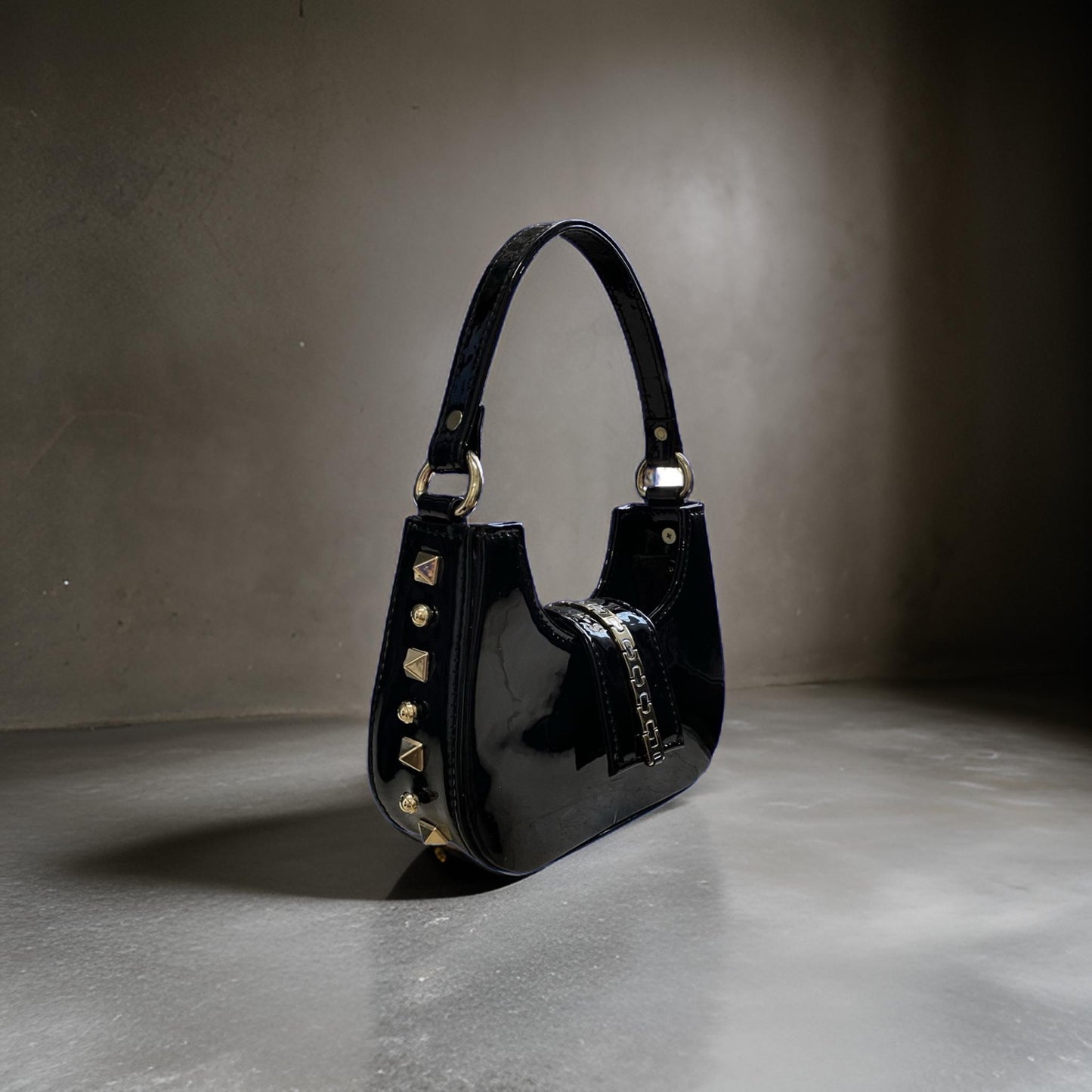 BLACK SEMI CIRCLE BAG