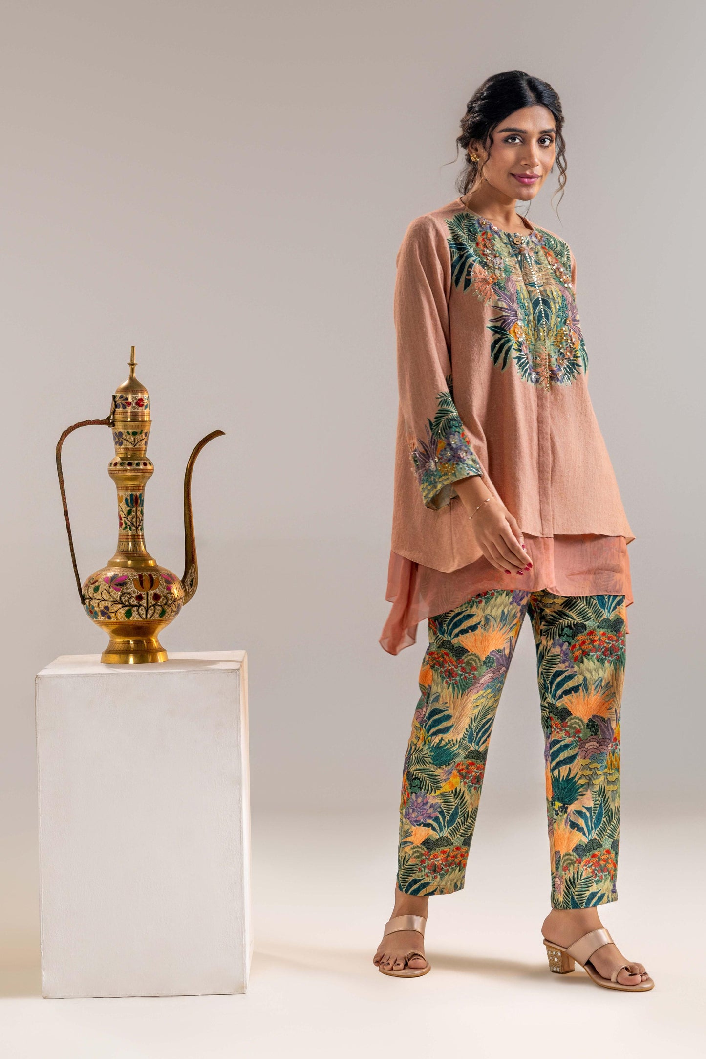 KAIRA EMBROIDERED KURTA SET