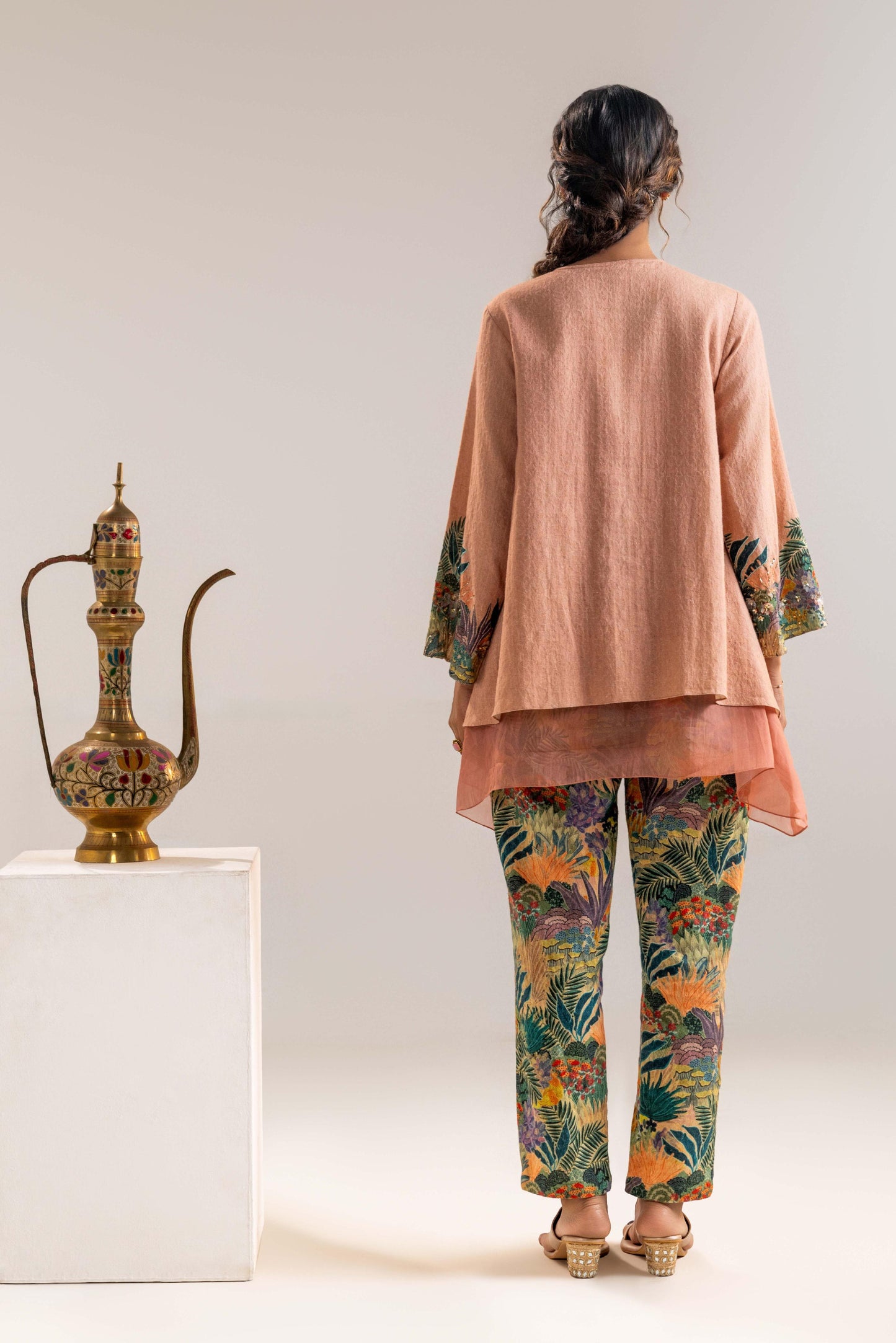 KAIRA EMBROIDERED KURTA SET