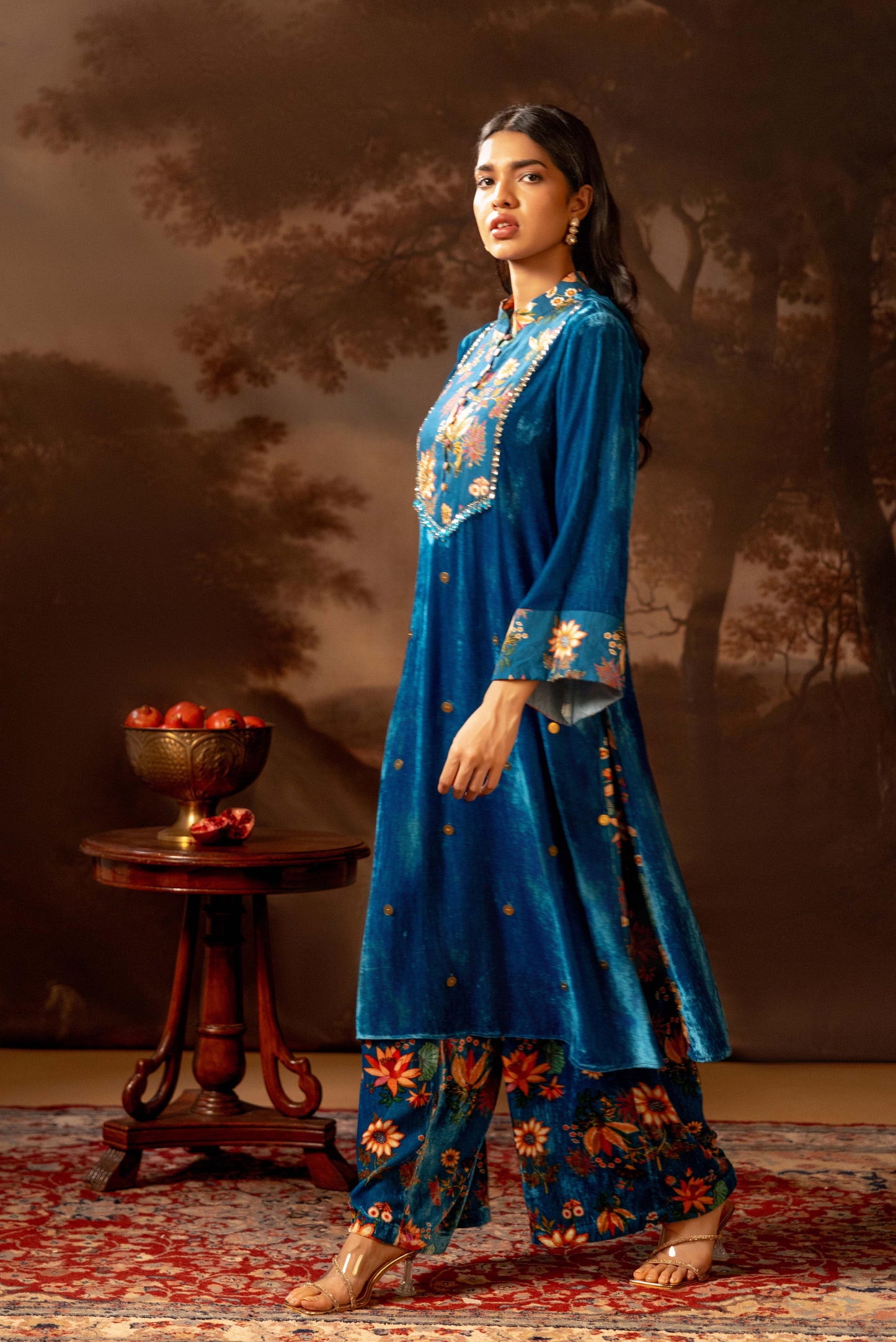 AARANI EMBROIDERED KURTA SET
