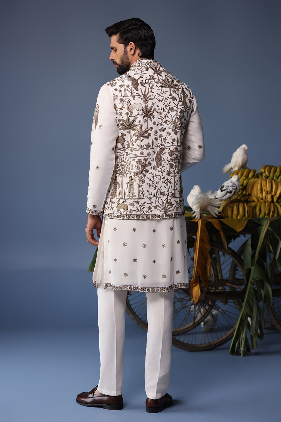 AATIF PICHWAI IVORY KURTA JACKET SET