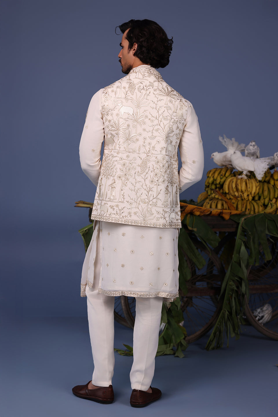 HAYAN PICHWAI RESHAM IVORY KURTA JACKET SET