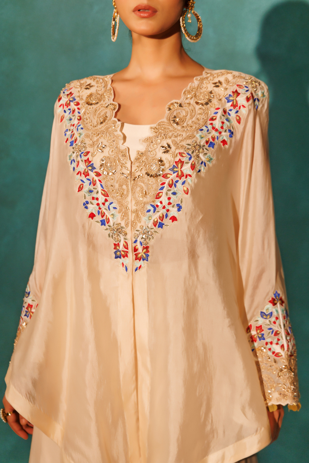 CHANDANI CHIC CAPE SET