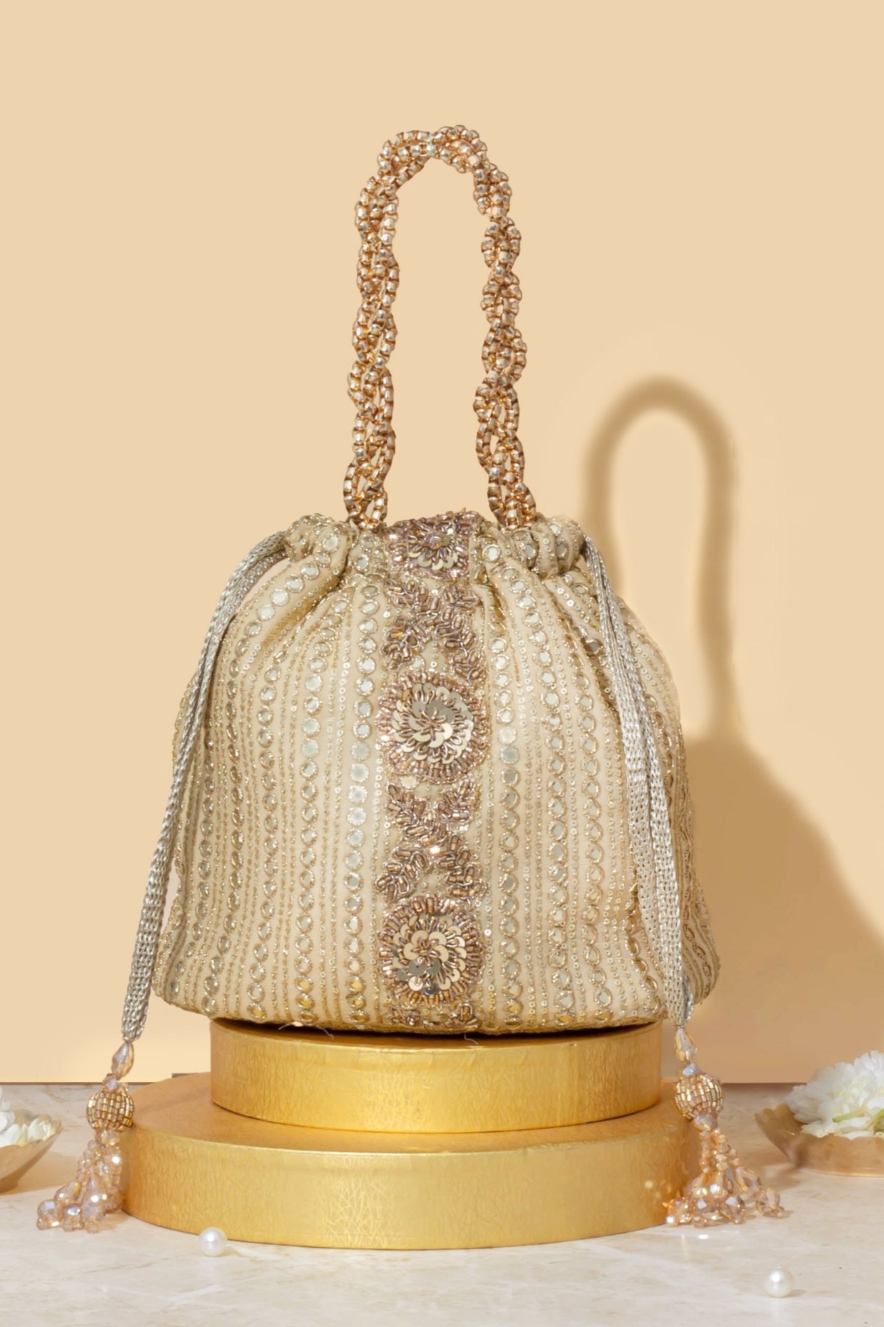 YARI EMBROIDERED BUCKET BAG - GOLD