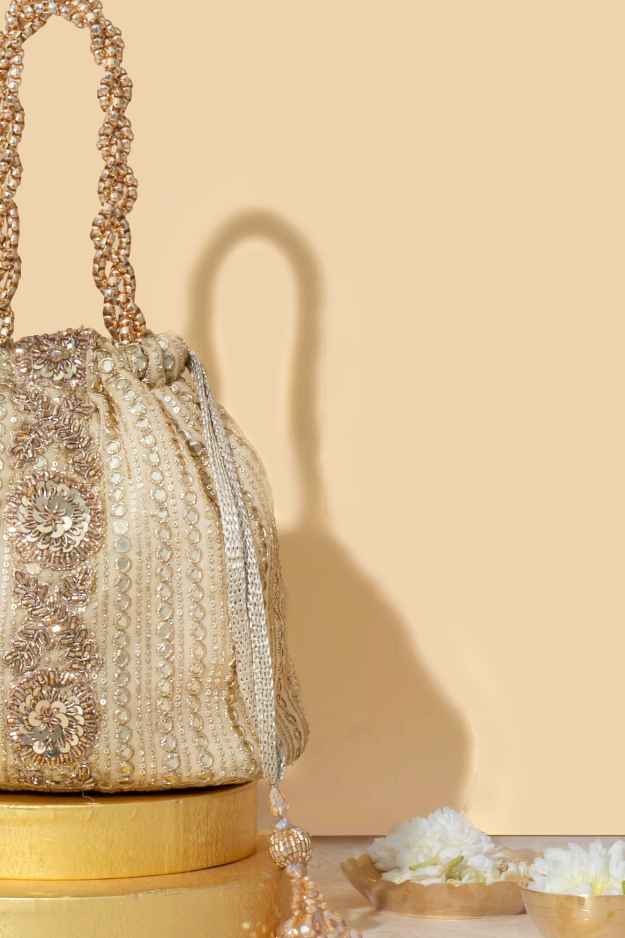 YARI EMBROIDERED BUCKET BAG - GOLD