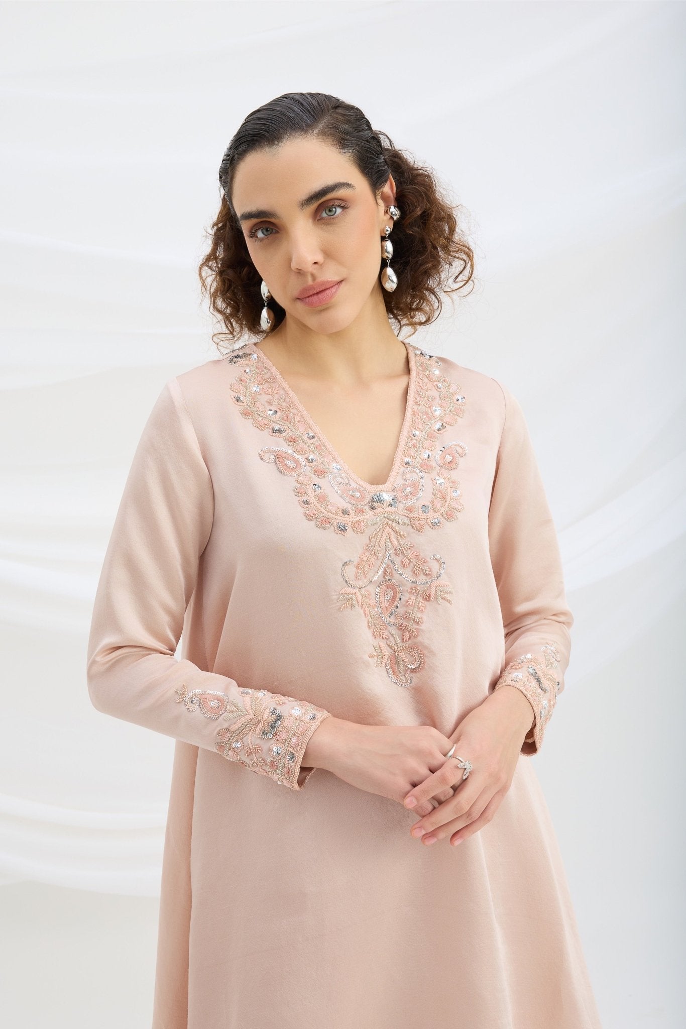 EMBROIDERED ASYMMETRICAL KURTA TOP WITH BOTTOM - White Maison de Couture