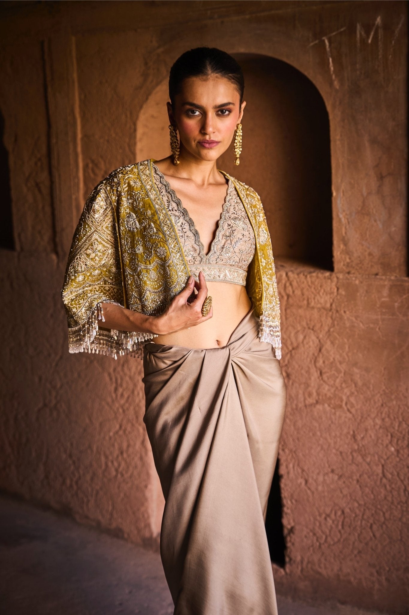 EMBROIDERED CAPE WITH BLOUSE AND WRAP SKIRT - White Maison de Couture