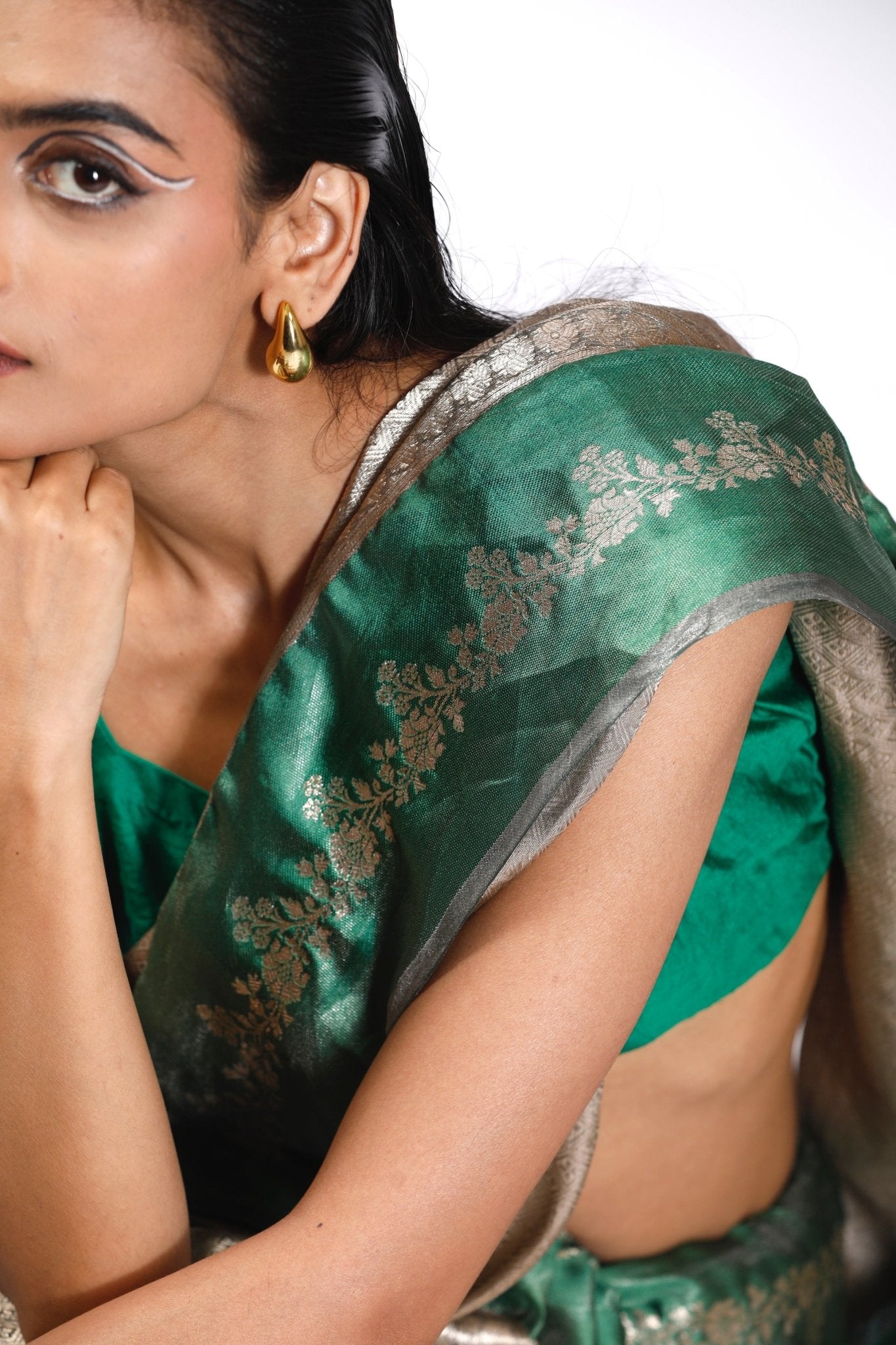 HANDWOVEN TISSUE BROCADE WITH SATIN BORDERS - White Maison de Couture