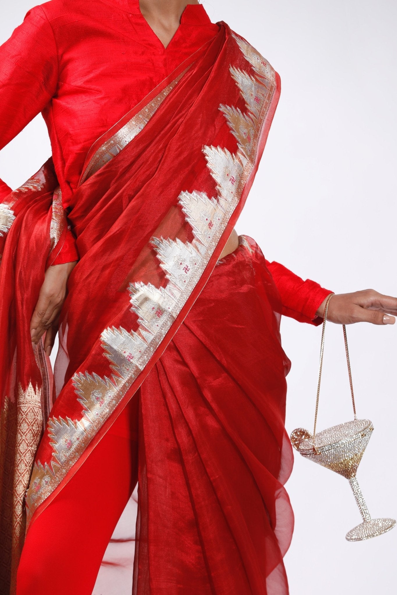 HANDWOVEN TISSUE SILK SWASTIK TEMPLE SAREE - White Maison de Couture