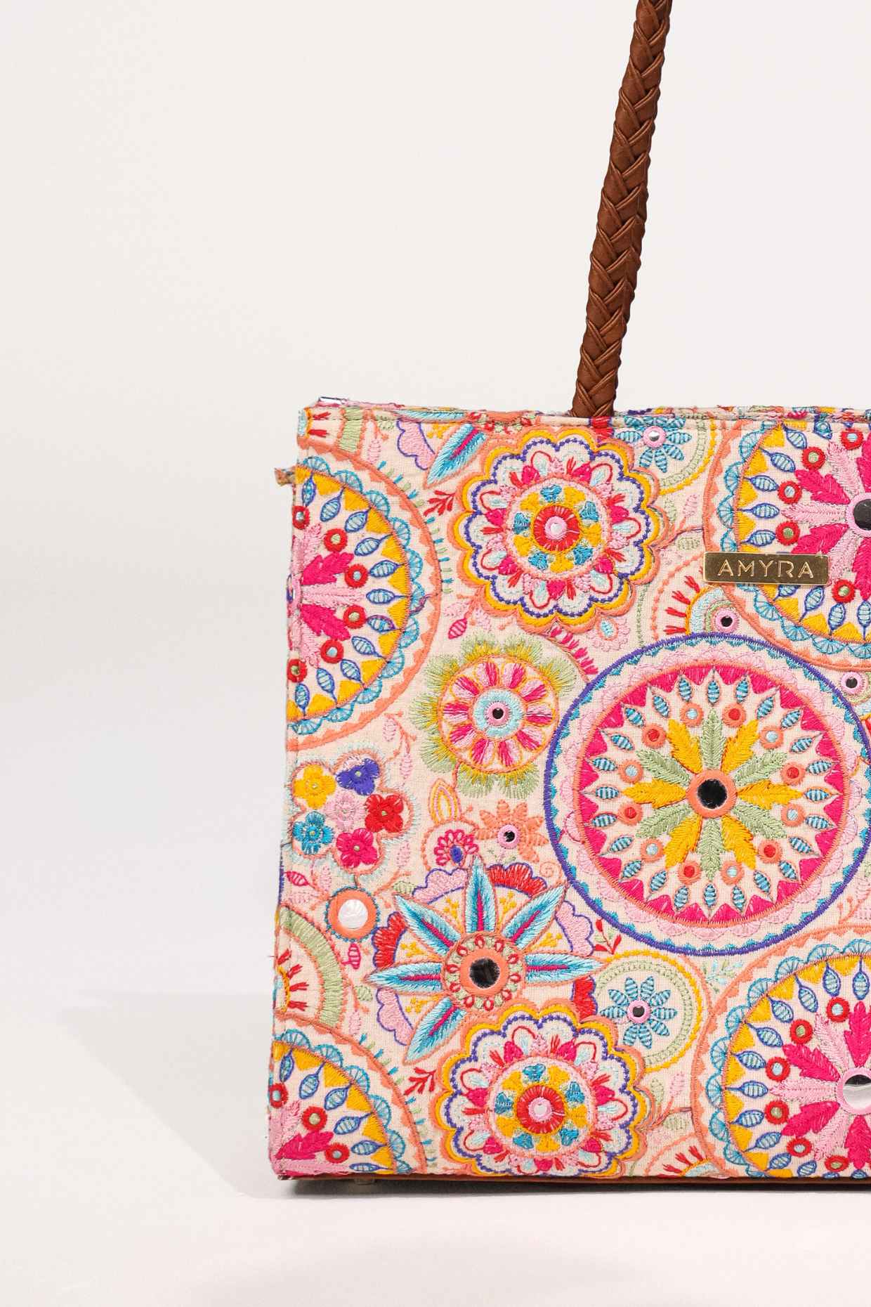 LILY EMBROIDERED MULTICOLOR BOX TOTE BAG - White Maison de Couture