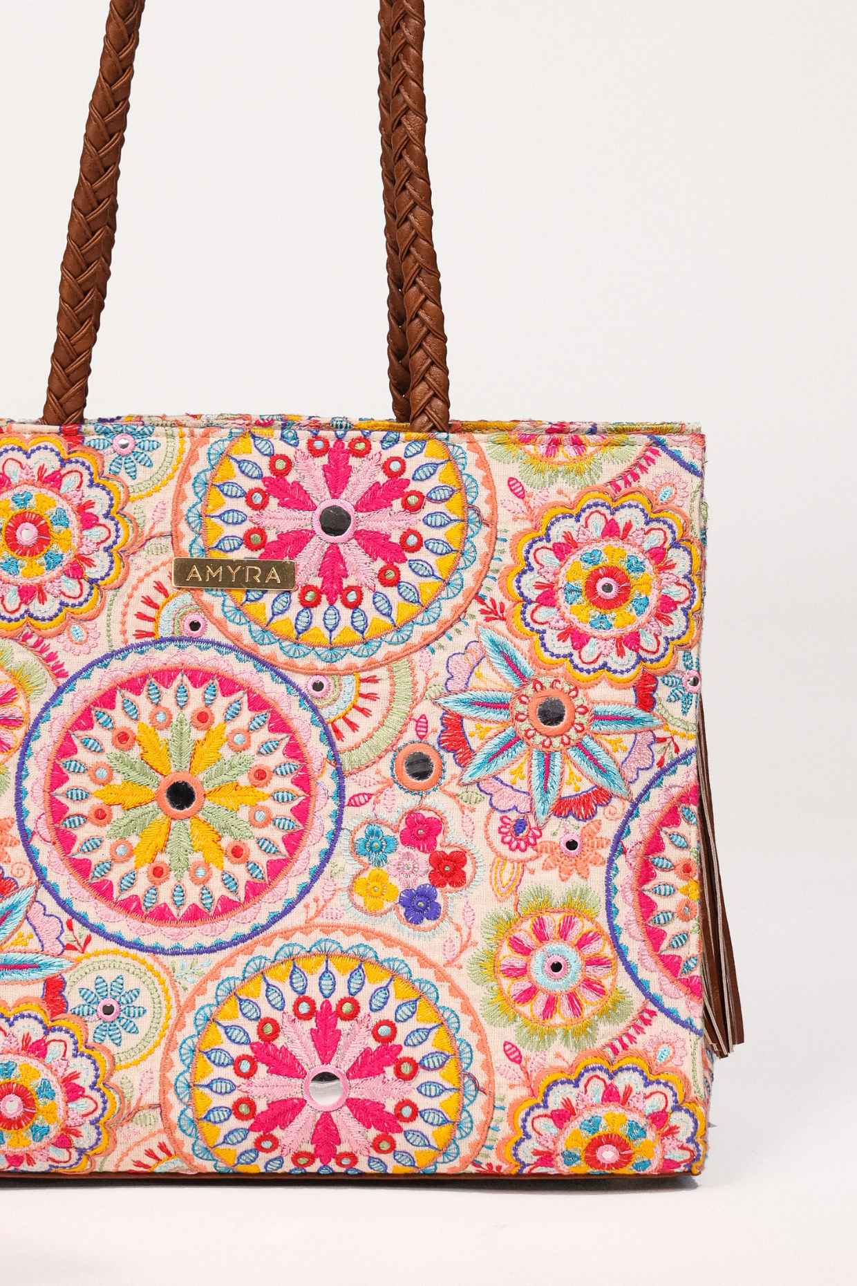 LILY EMBROIDERED MULTICOLOR BOX TOTE BAG - White Maison de Couture