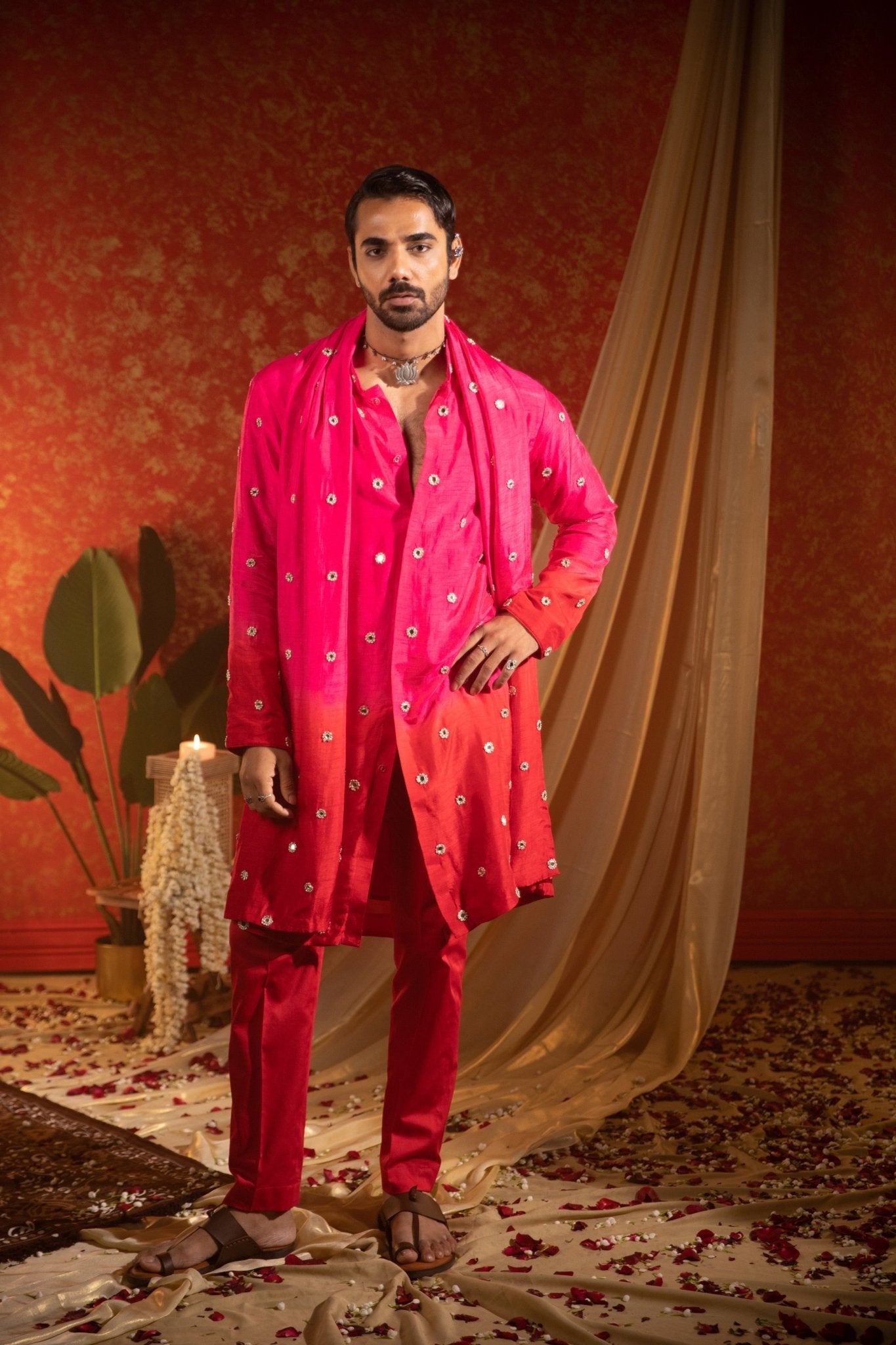 OMBRÉ CIRCULAR MIRROR KURTA STOLE SET - White Maison de Couture