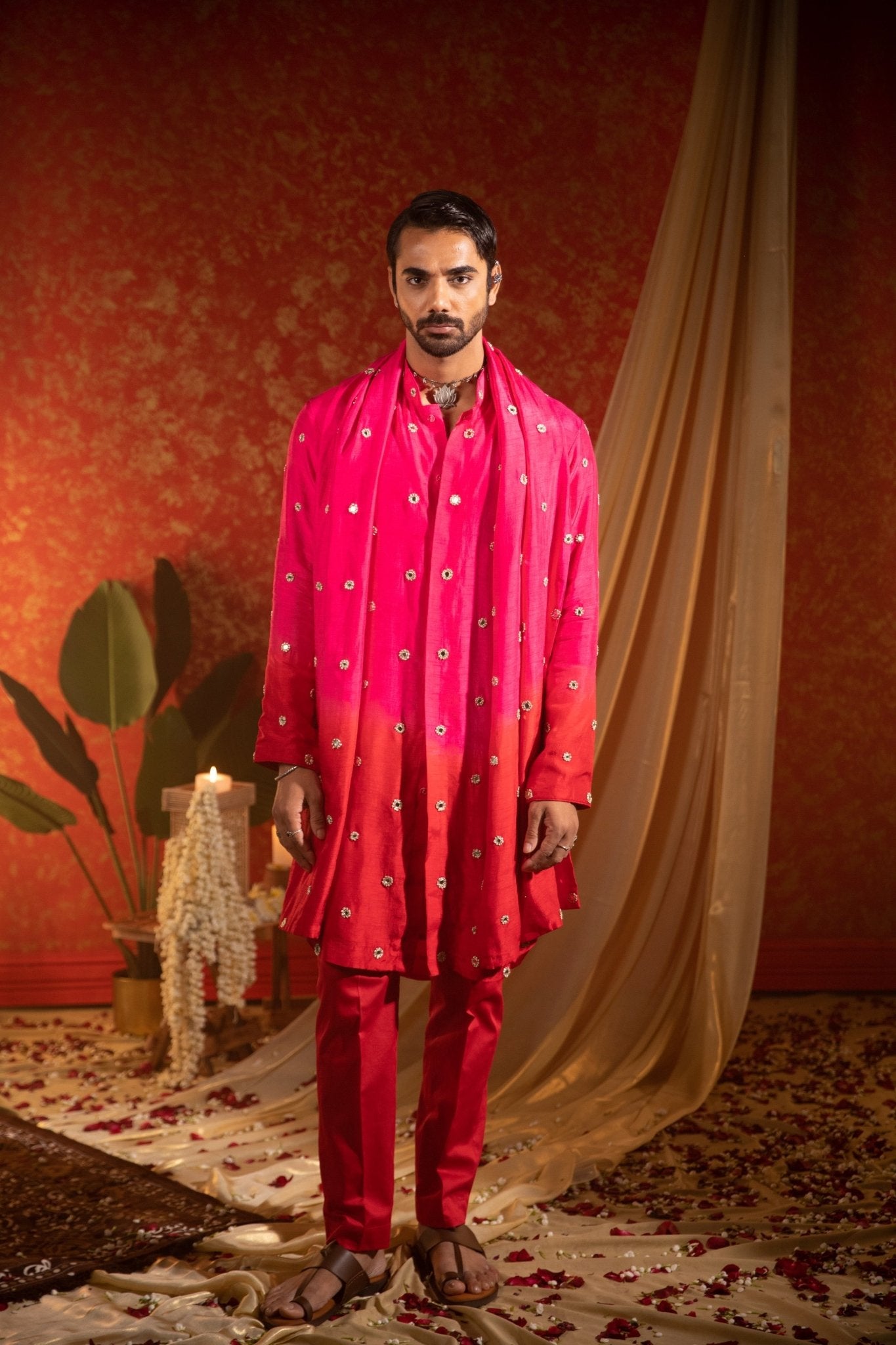 OMBRÉ CIRCULAR MIRROR KURTA STOLE SET - White Maison de Couture
