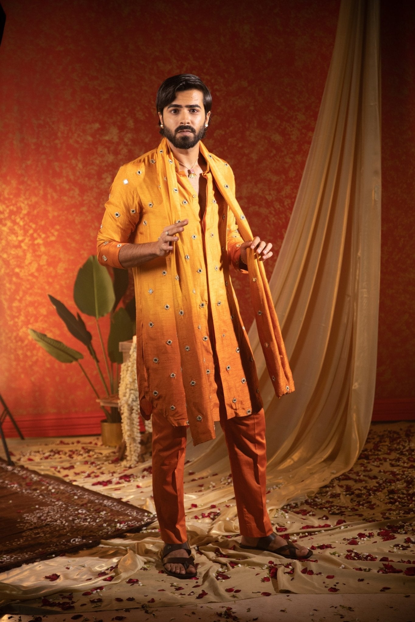 OMBRÉ SQUARE MIRROR KURTA STOLE SET - White Maison de Couture