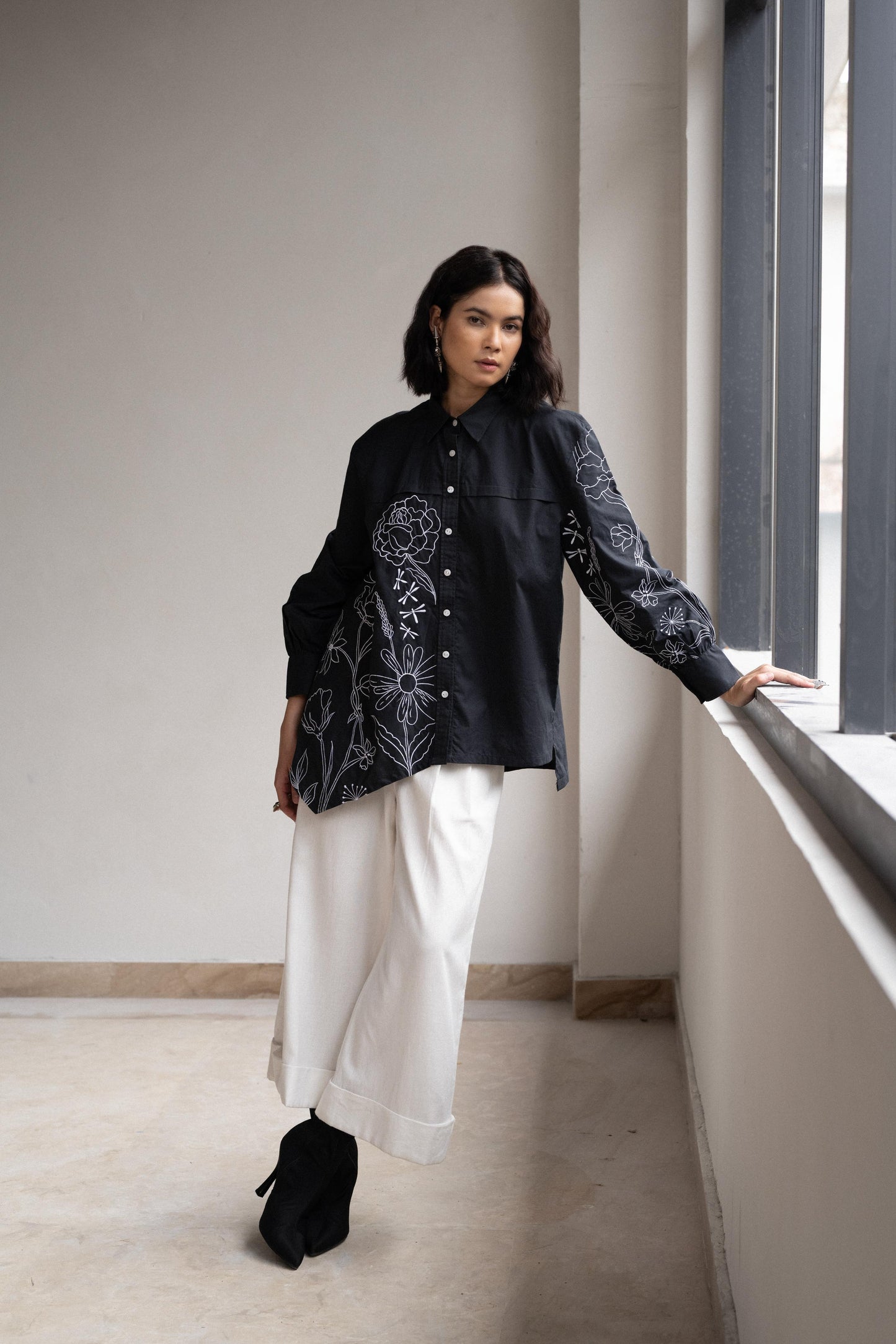 BLOSSOM BLACK SHIRT