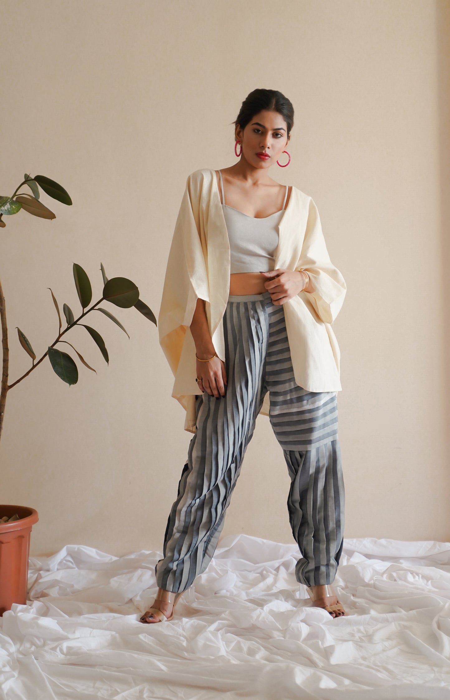 GREY STRIPED PLEATED PANT SET