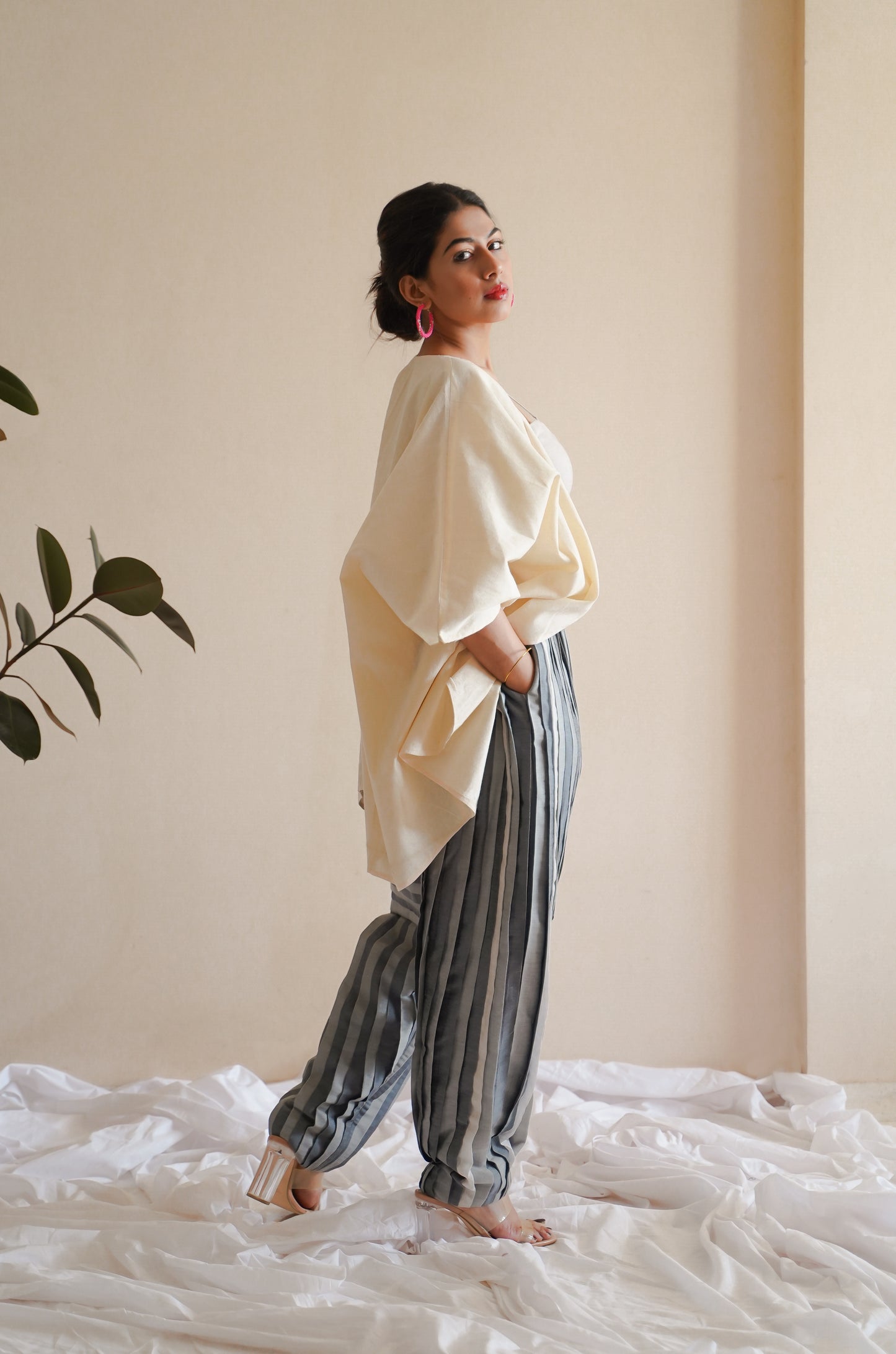 GREY STRIPED PLEATED PANT SET