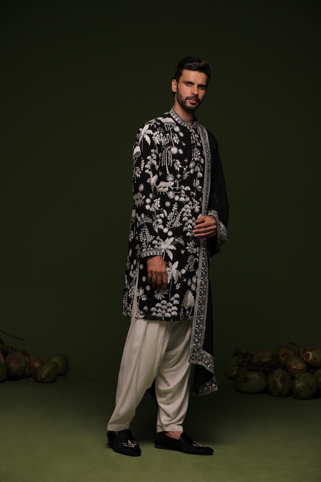VASU BLACK KURTA SET WITH PATIYALA AND DUPATTA - White Maison de Couture