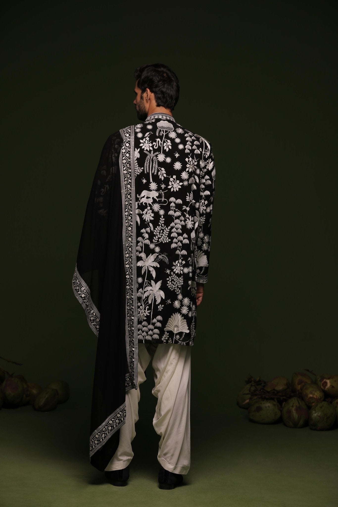 VASU BLACK KURTA SET WITH PATIYALA AND DUPATTA - White Maison de Couture