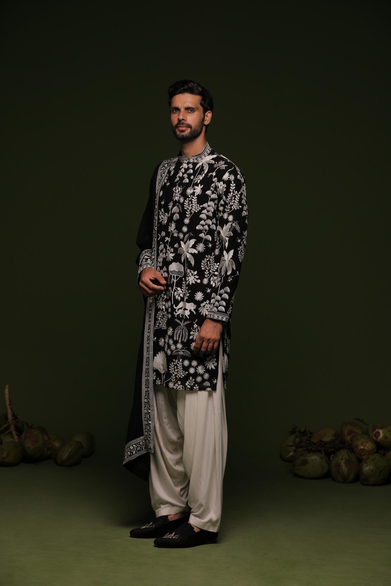 VASU BLACK KURTA SET WITH PATIYALA AND DUPATTA - White Maison de Couture