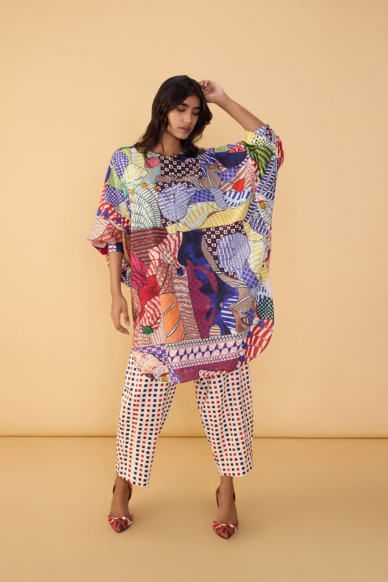 AKIRA TUNIC & LOLY TROUSER