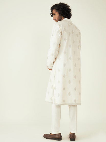 MAAHRU KURTA SET