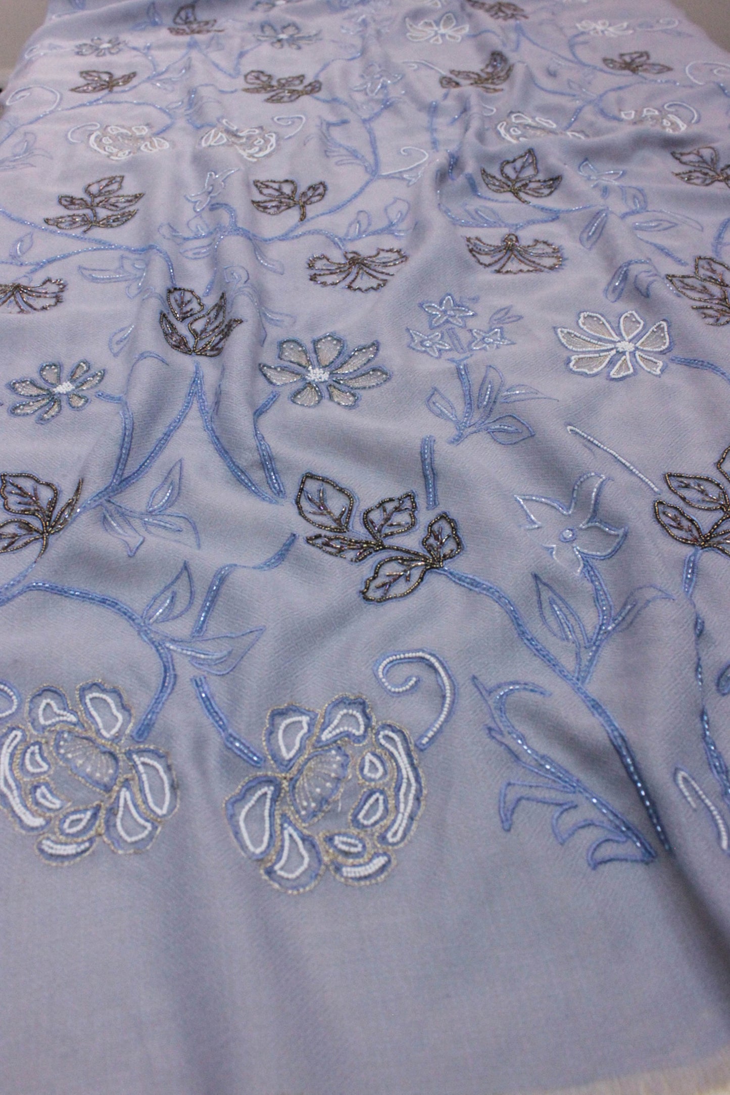 MAJESTIC ROSE EMBROIDERED PURE CASHMERE STOLE