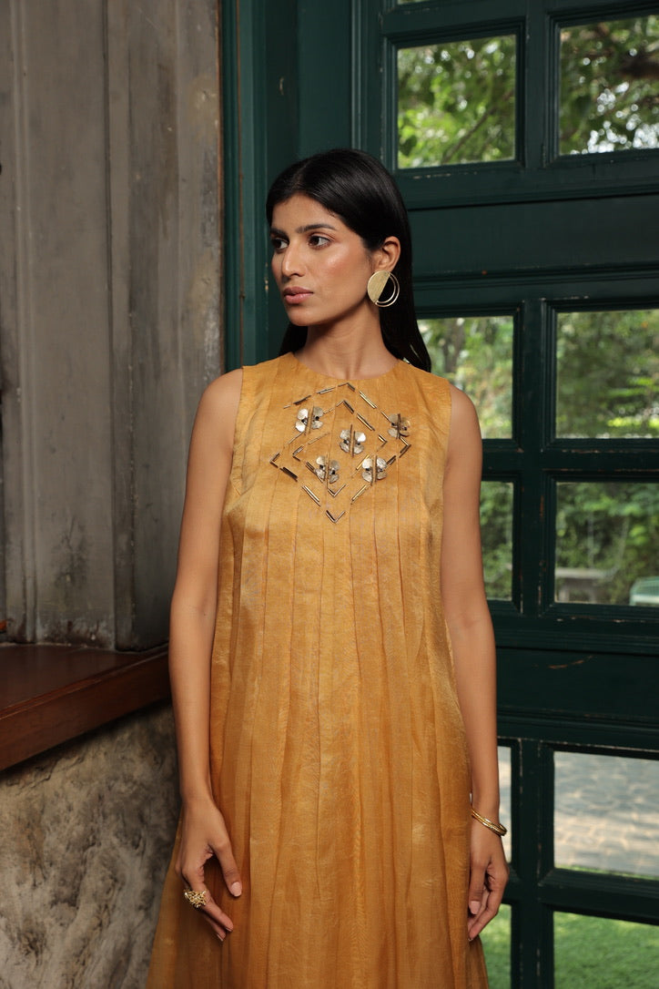 ZOYA - ORGANZA PLEATED DRESS WITH PANT