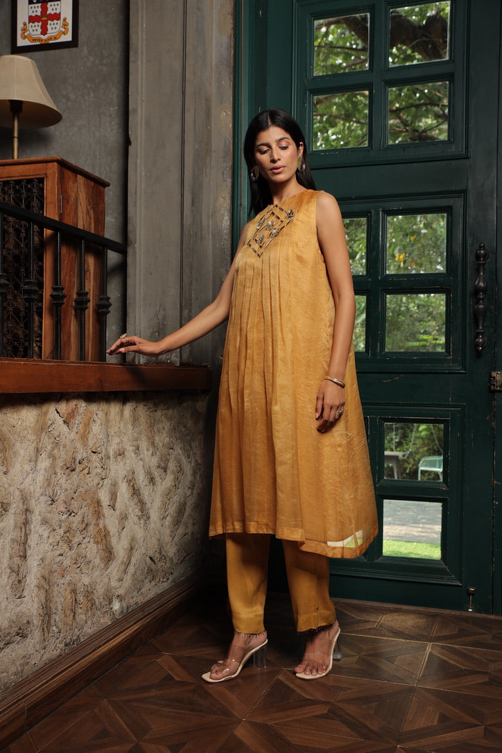 ZOYA - ORGANZA PLEATED DRESS WITH PANT
