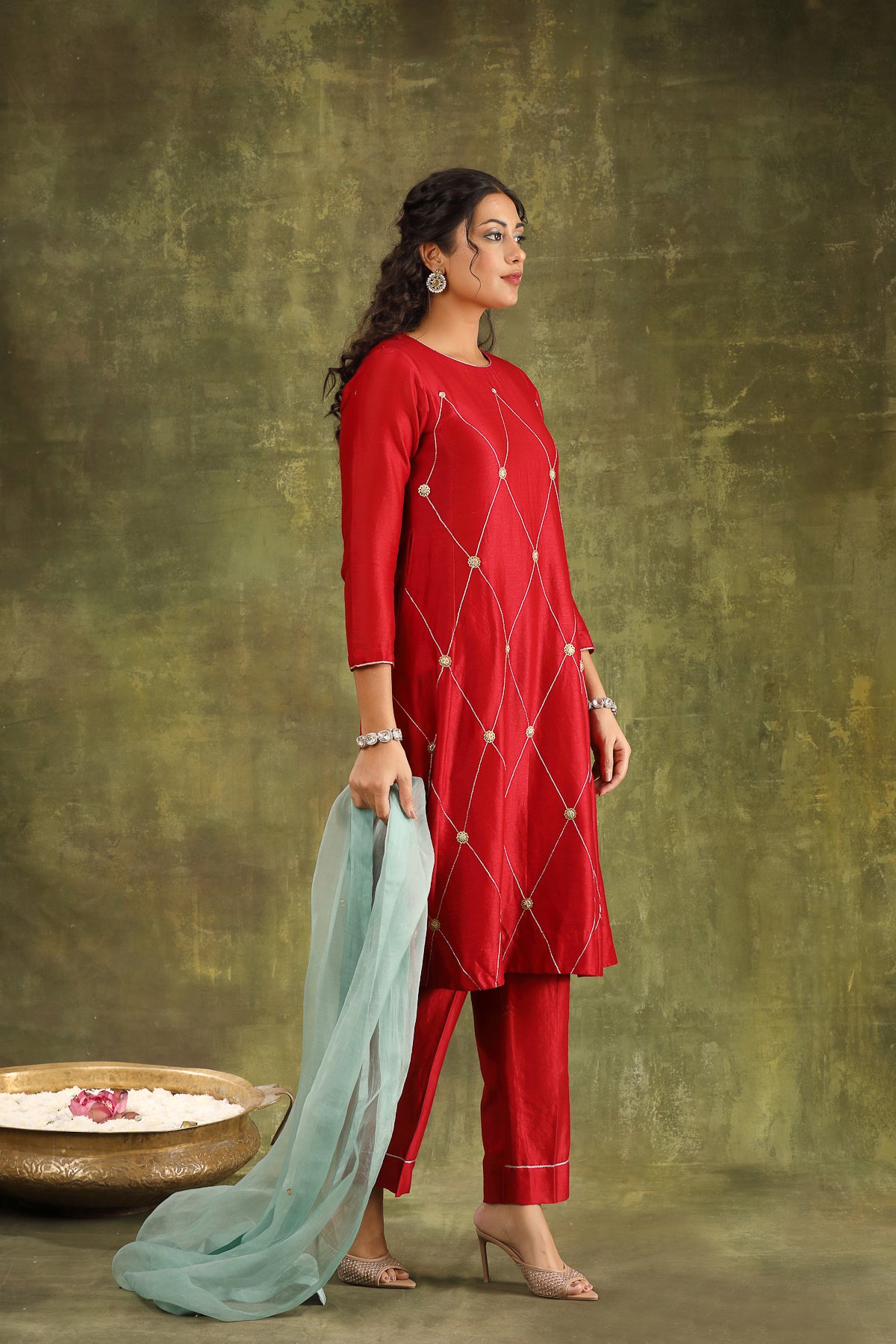 MAROON HAND EMBROIDERED SILK CHANDERI SUIT SET WITH ORGANZA DUPATTA