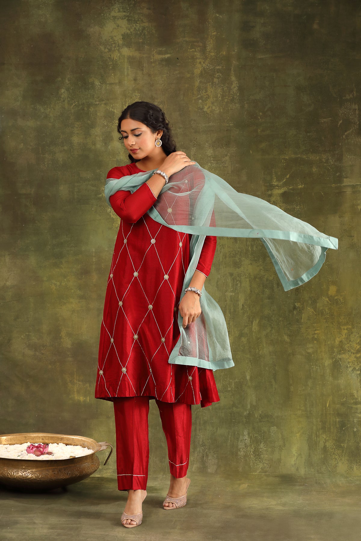 MAROON HAND EMBROIDERED SILK CHANDERI SUIT SET WITH ORGANZA DUPATTA