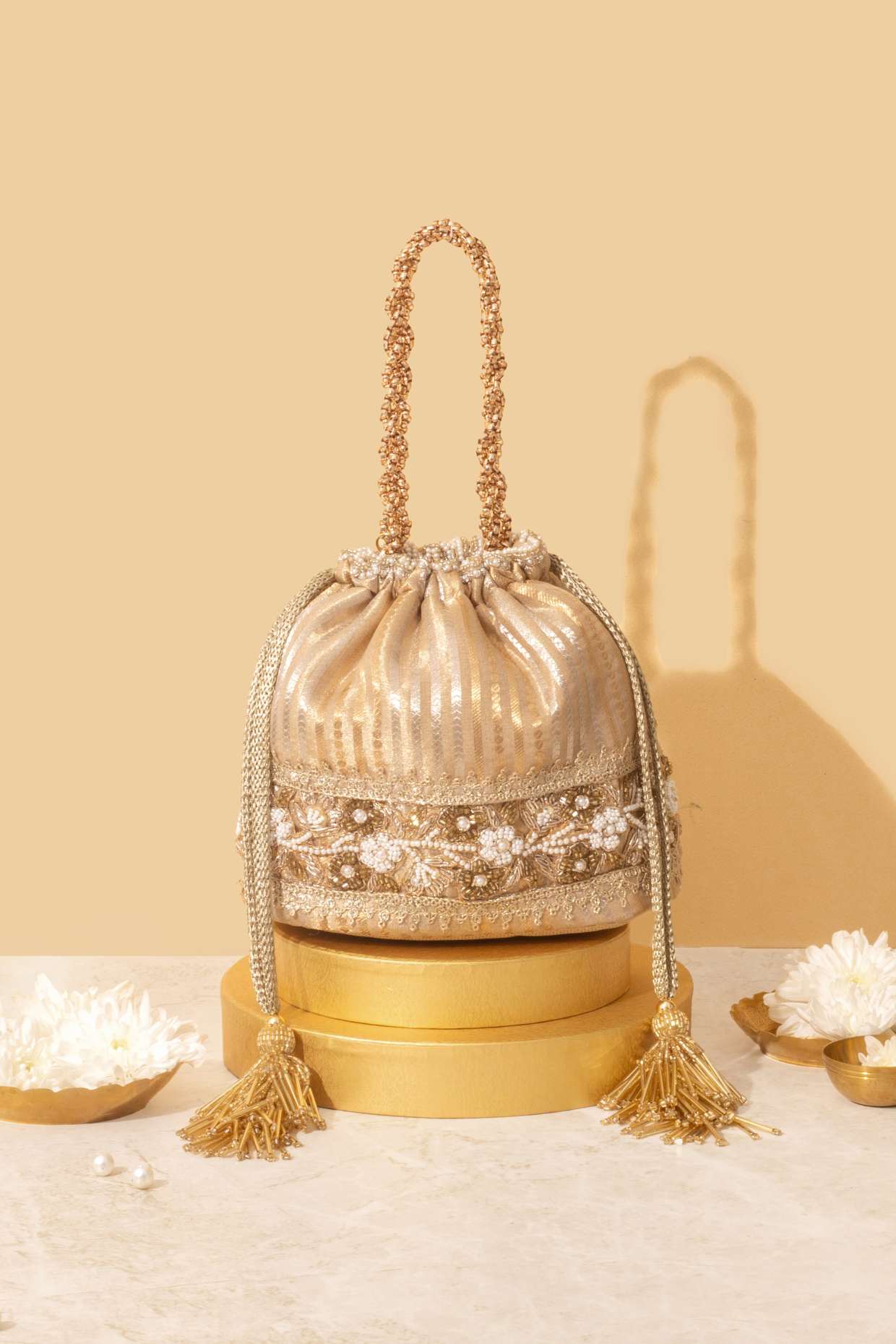 TAJ BUCKET BAG - GOLD