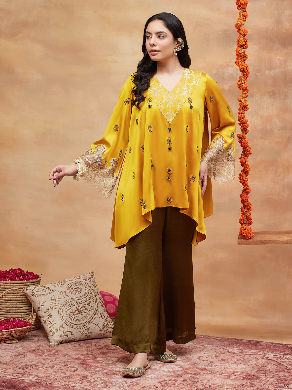 SHIVALA HARIDRA HAND EMBROIDERED BANARASI SET