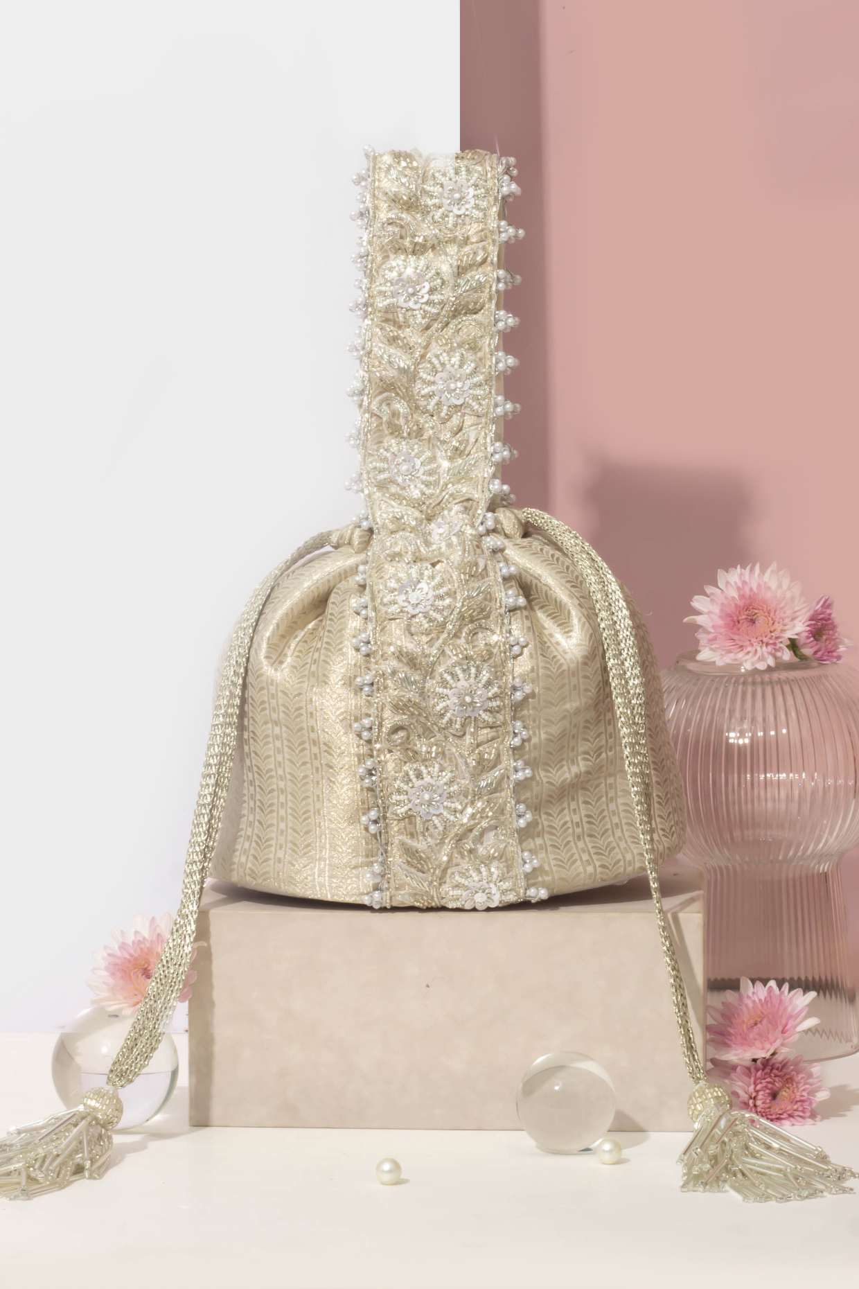 TEJ SILVER BUCKET BAG