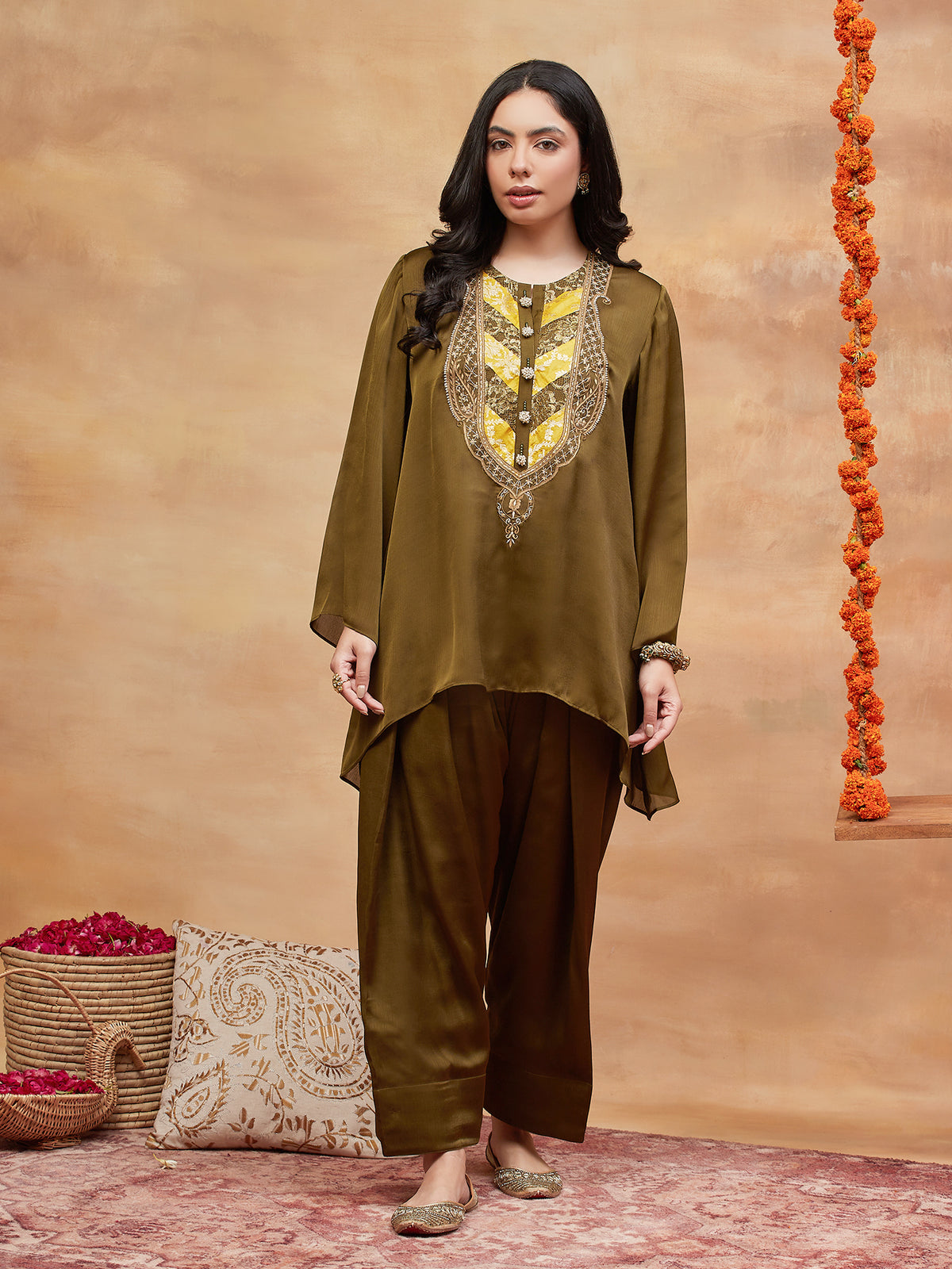MEER HARIT HAND EMBROIDERED BANARASI FARSHI SET