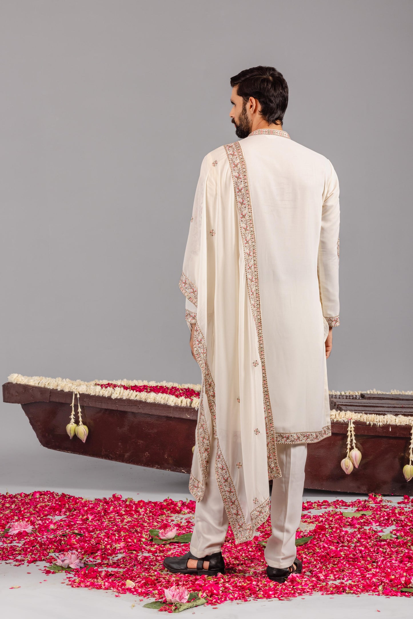 LADKIWALE CREAM KURTA SET