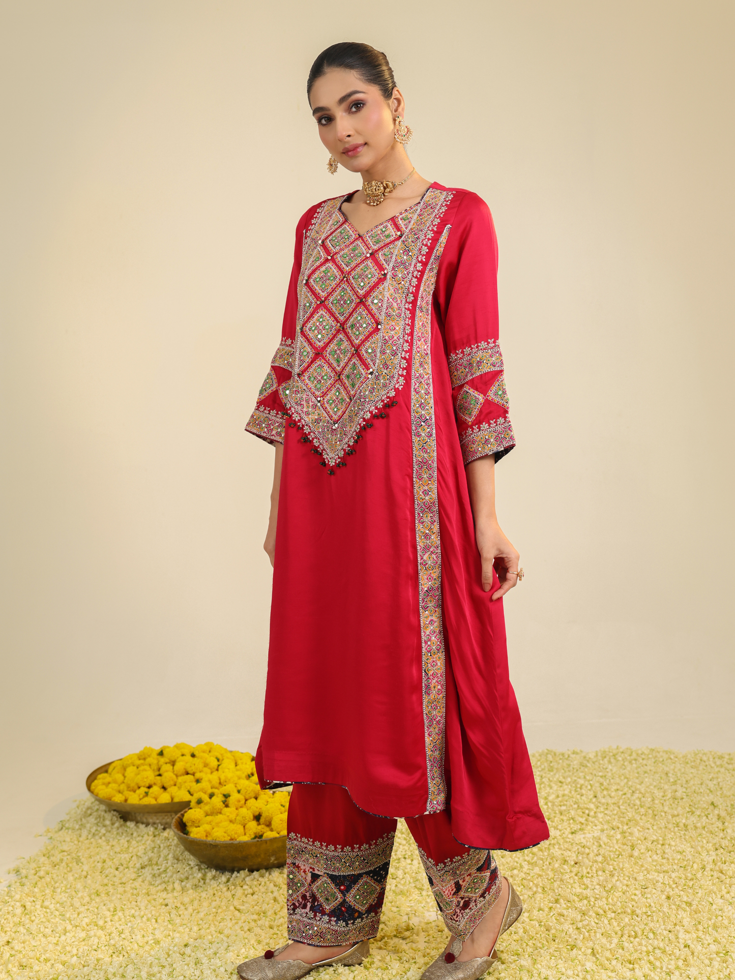 RED AYNAZ KURTA SET