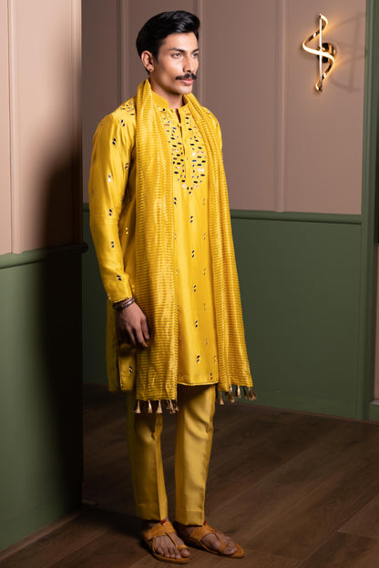 MIRROR DROP KURTA WITH BANARASI STOLE SET