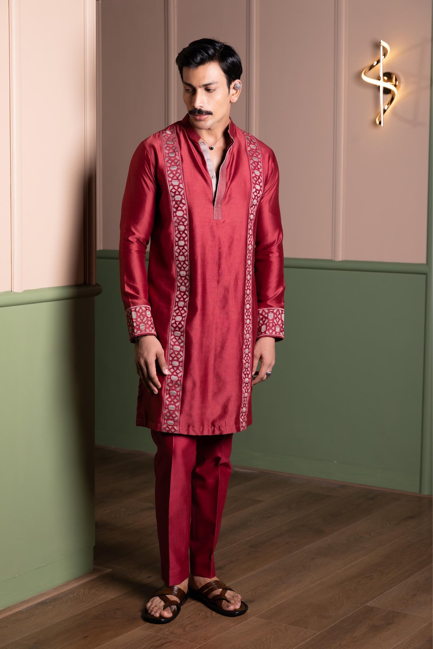 APPLIQUE PANEL KURTA SET