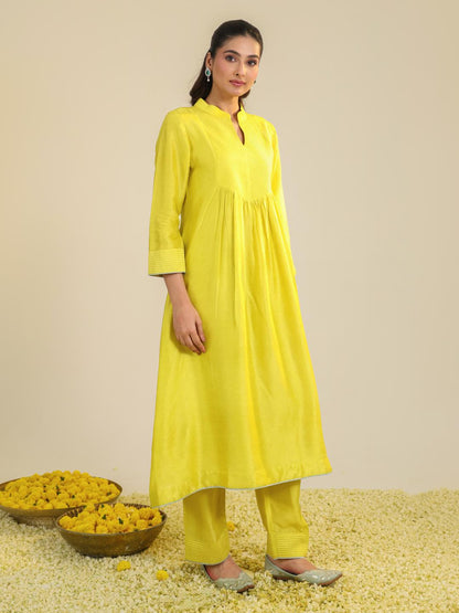 YELLOW SCALLOPED KURTA SET