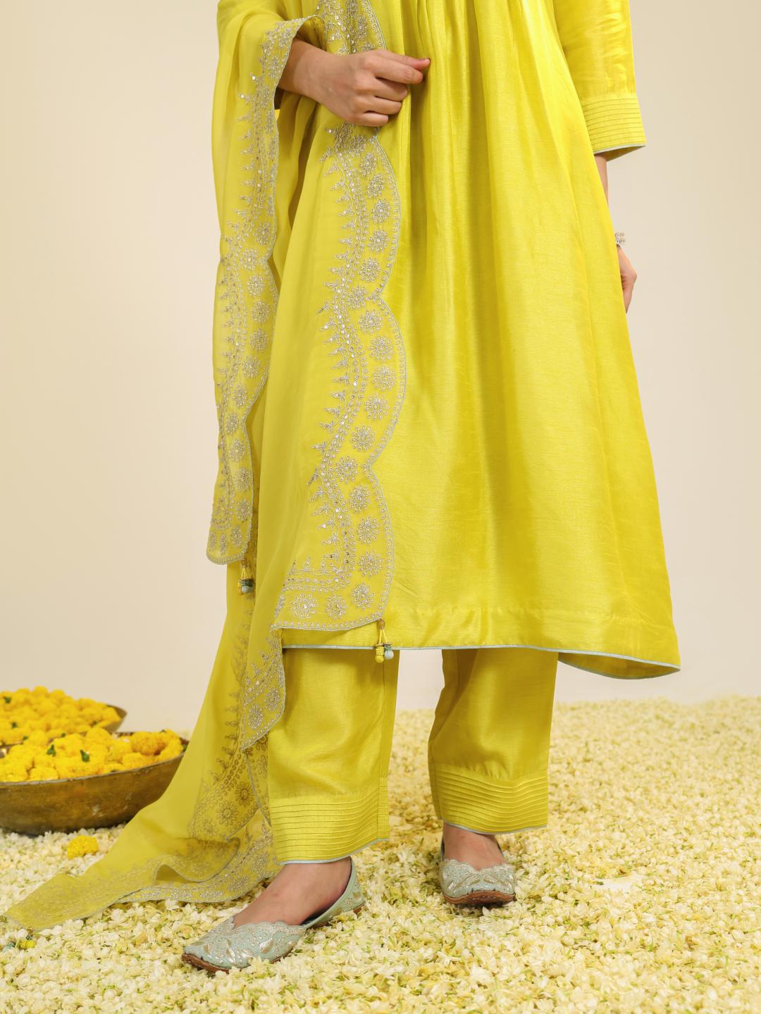 YELLOW SCALLOPED KURTA SET