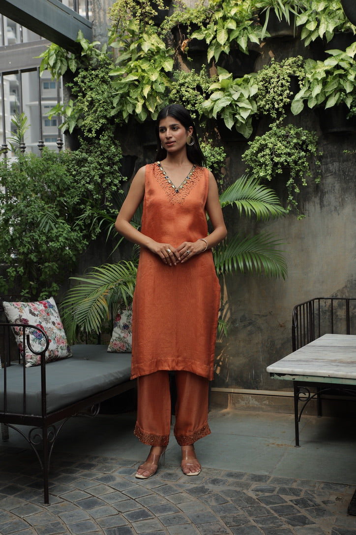 HOOR - ORGANZA STRAIGHT KURTA WITH PANT