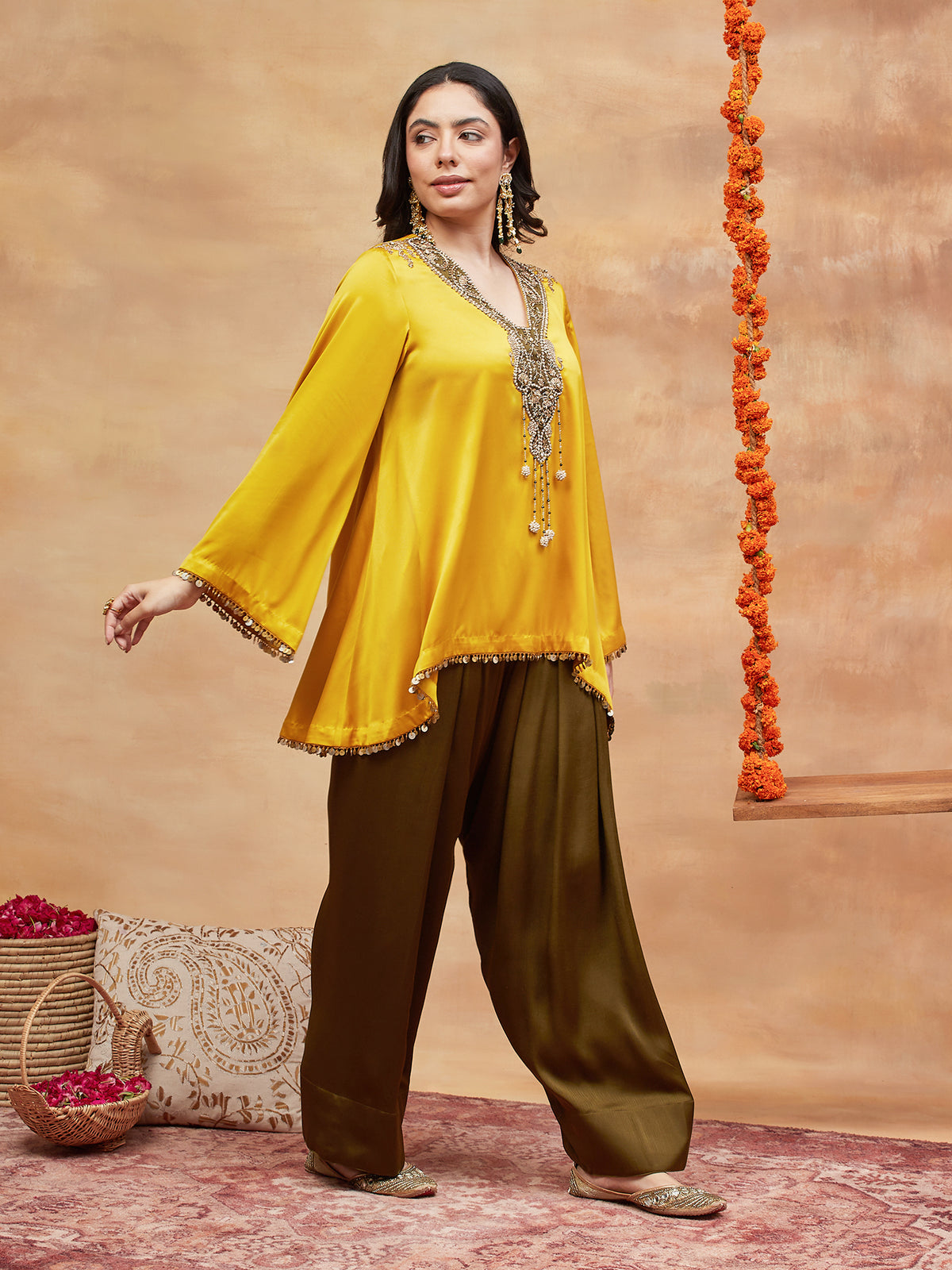 ANNAPURNA KANAK HAND EMBROIDERED BANARASI FARSHI SET
