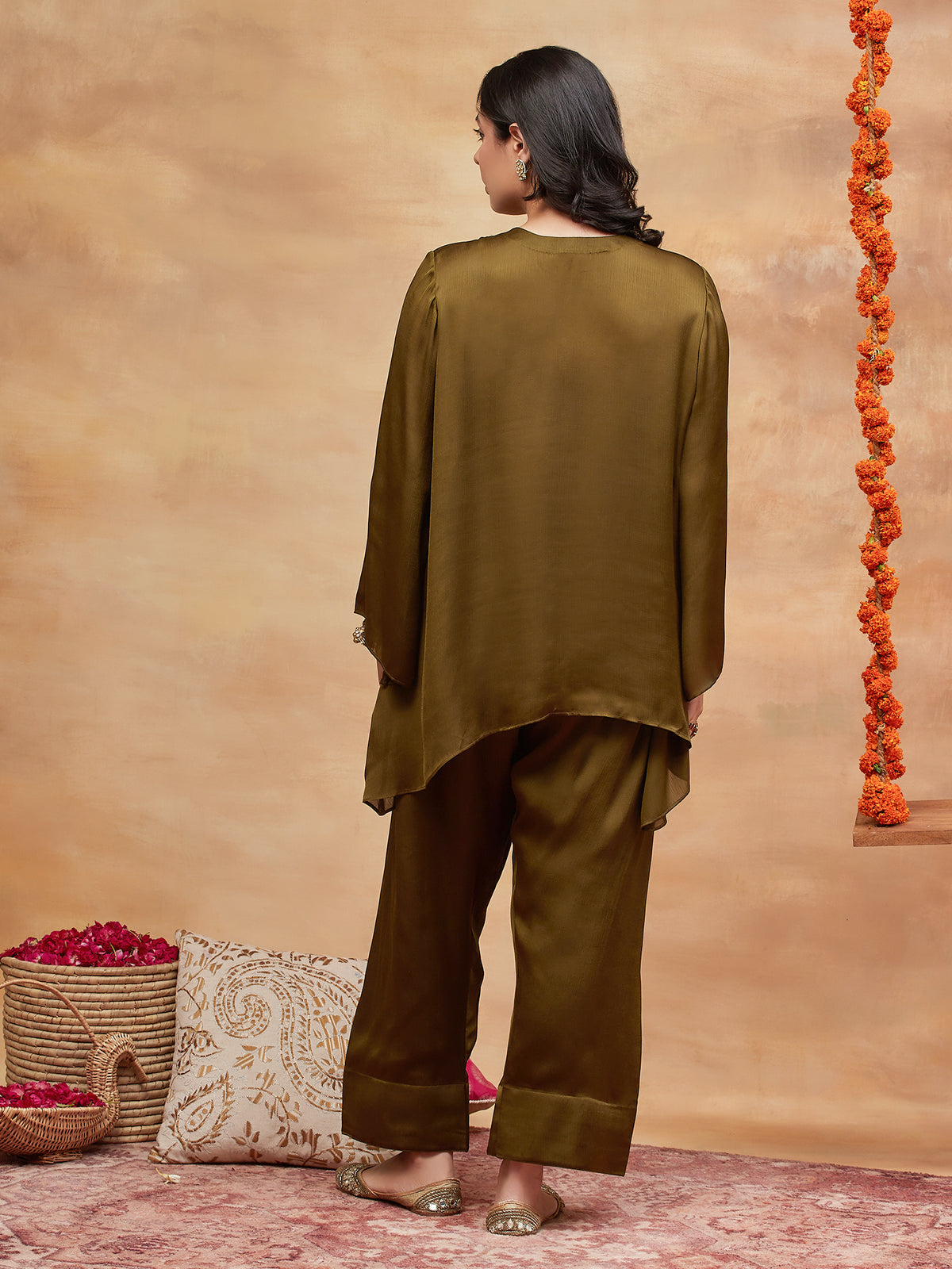MEER HARIT HAND EMBROIDERED BANARASI FARSHI SET