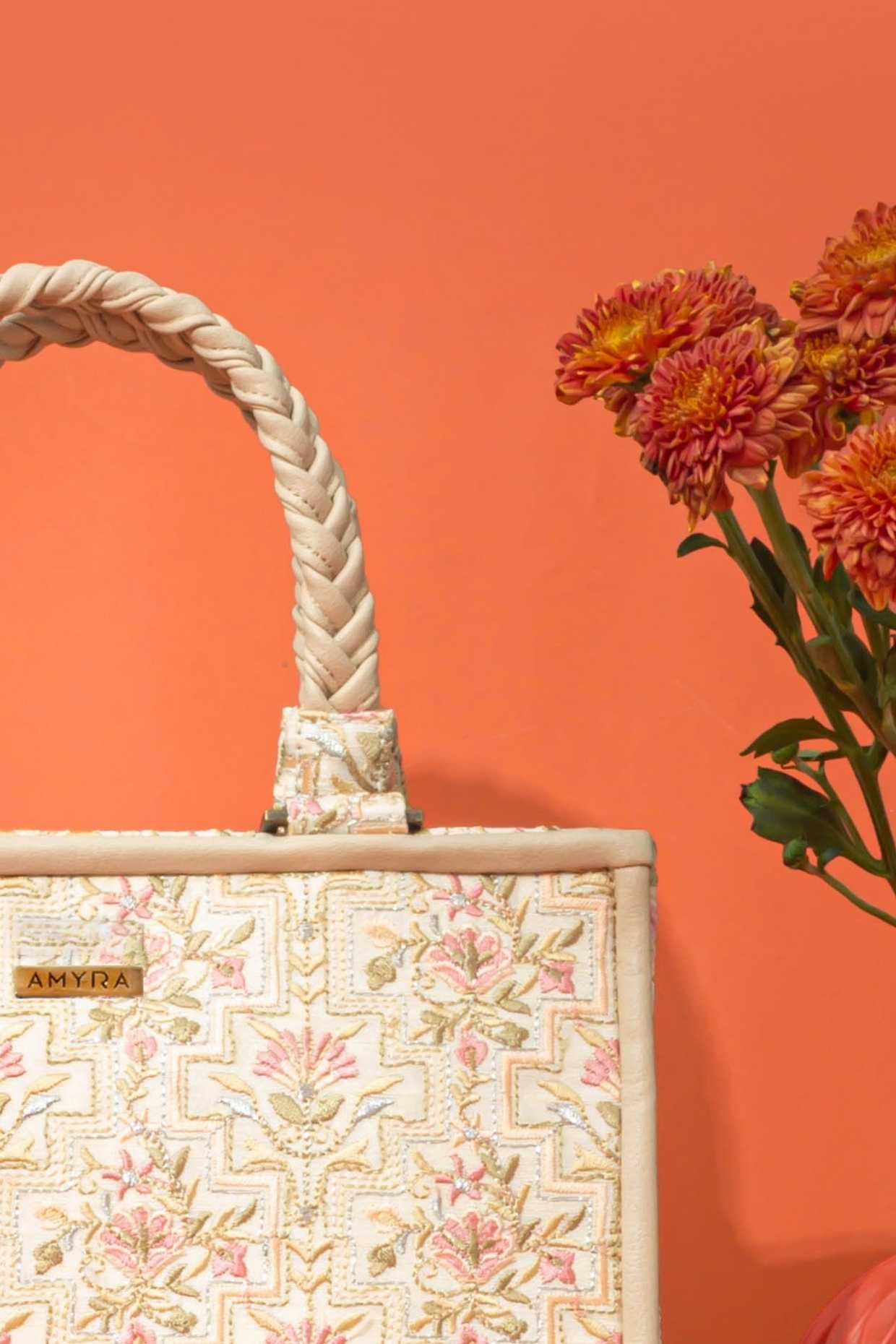 MOGRA EMBROIDERED HANDBAG - OFF-WHITE