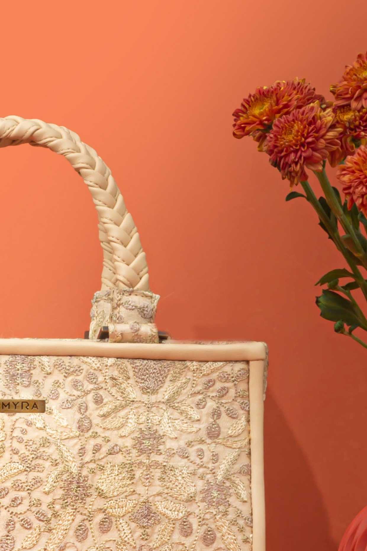 ZEN EMBROIDERED HANDBAG - BEIGE
