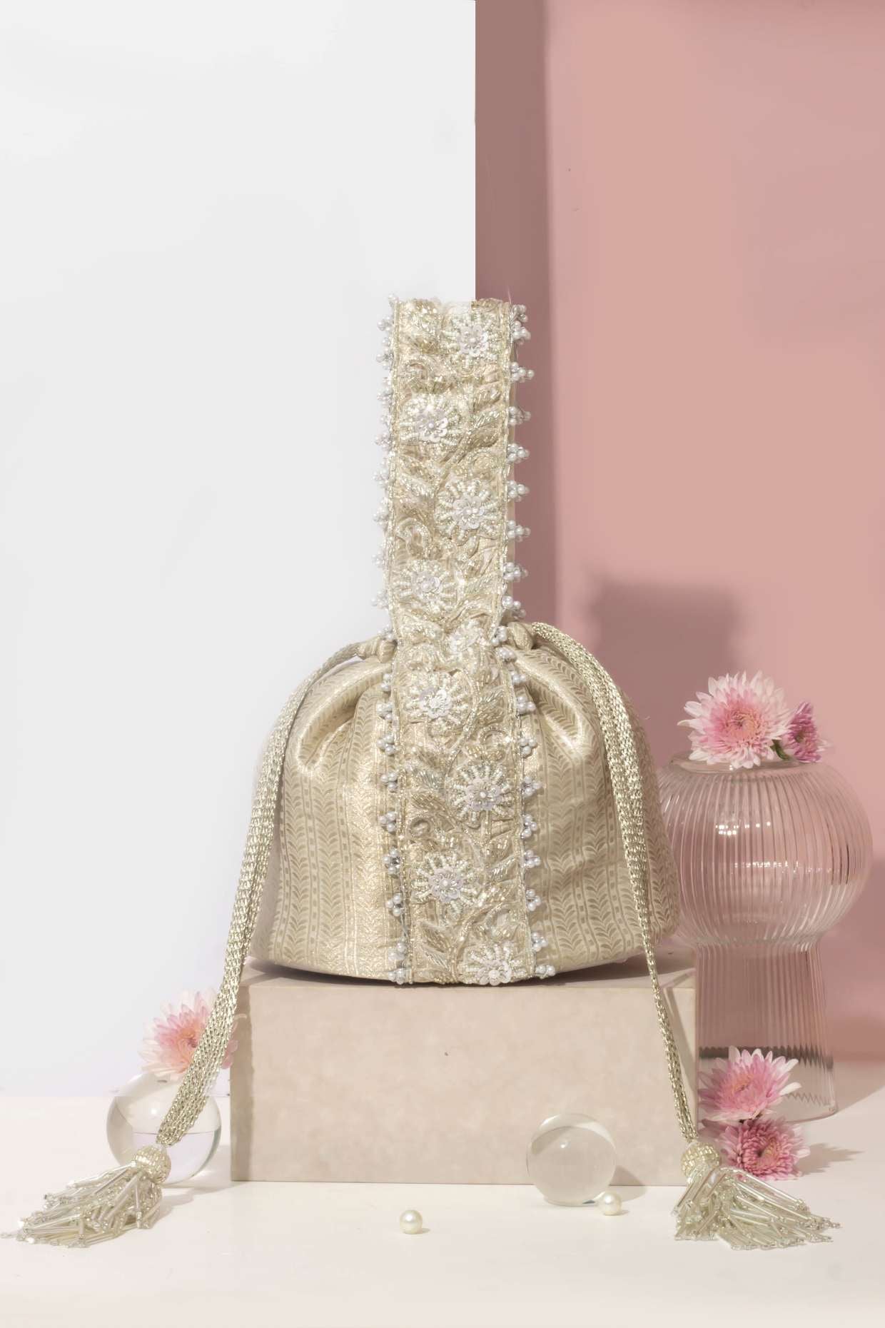 TEJ SILVER BUCKET BAG