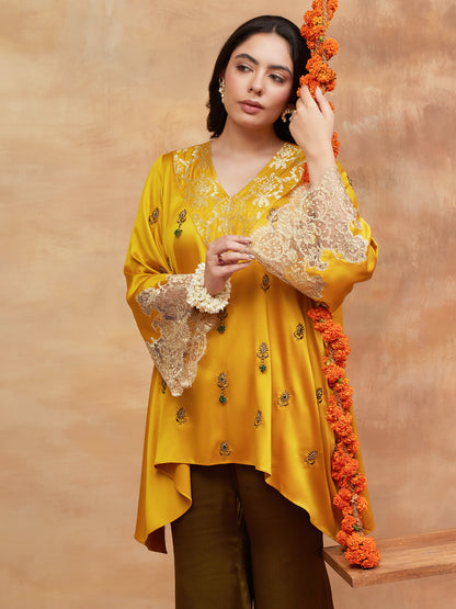 SHIVALA HARIDRA HAND EMBROIDERED BANARASI SET
