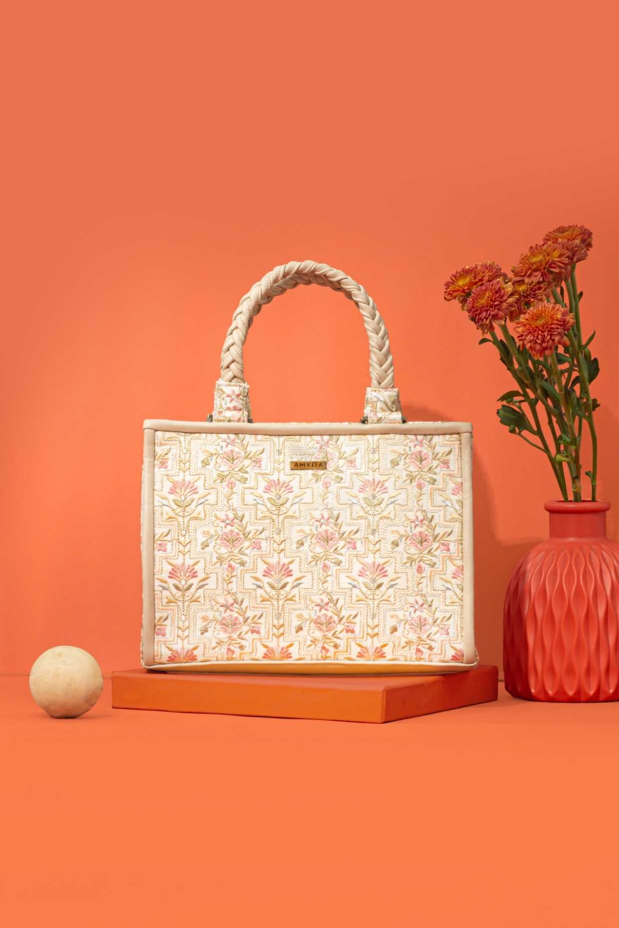 MOGRA EMBROIDERED HANDBAG - OFF-WHITE